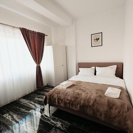 Luxury Cozy Apartments - City Center Suceava Exterior photo