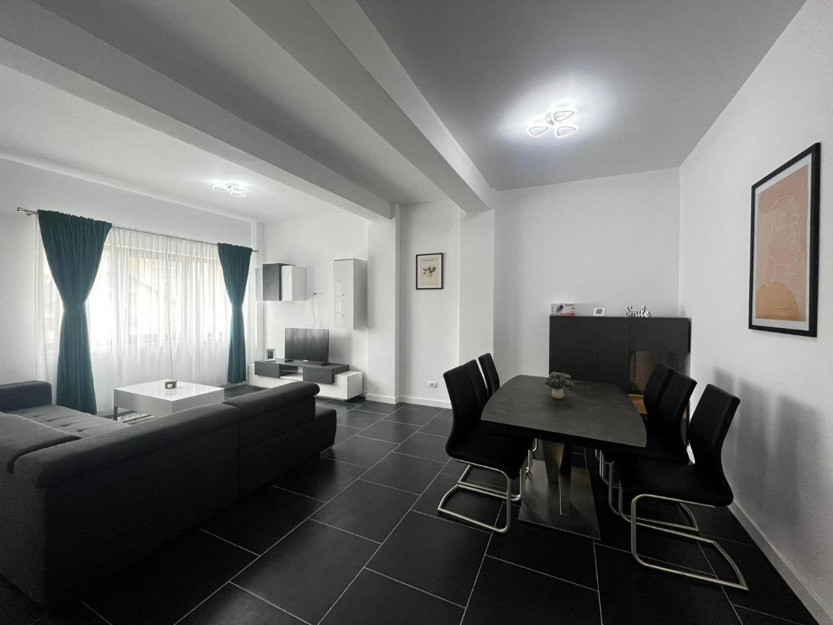 Luxury Cozy Apartments - City Center Suceava Exterior photo