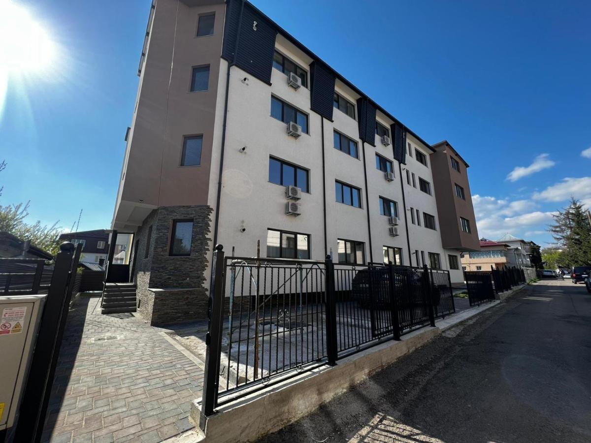 Luxury Cozy Apartments - City Center Suceava Exterior photo