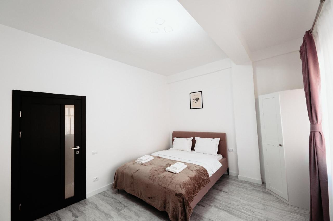 Luxury Cozy Apartments - City Center Suceava Exterior photo