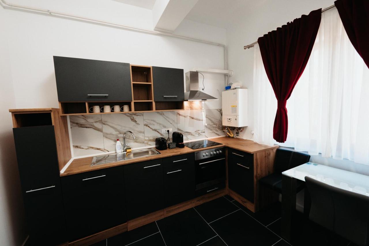 Luxury Cozy Apartments - City Center Suceava Exterior photo