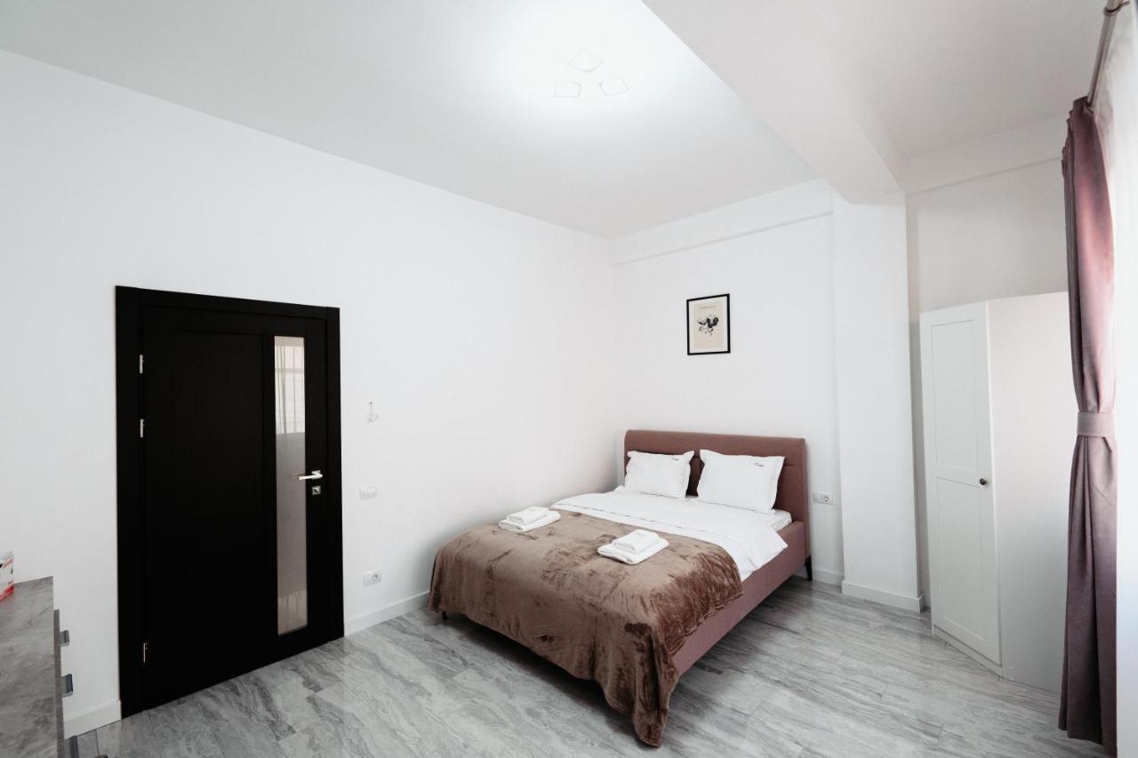 Luxury Cozy Apartments - City Center Suceava Exterior photo