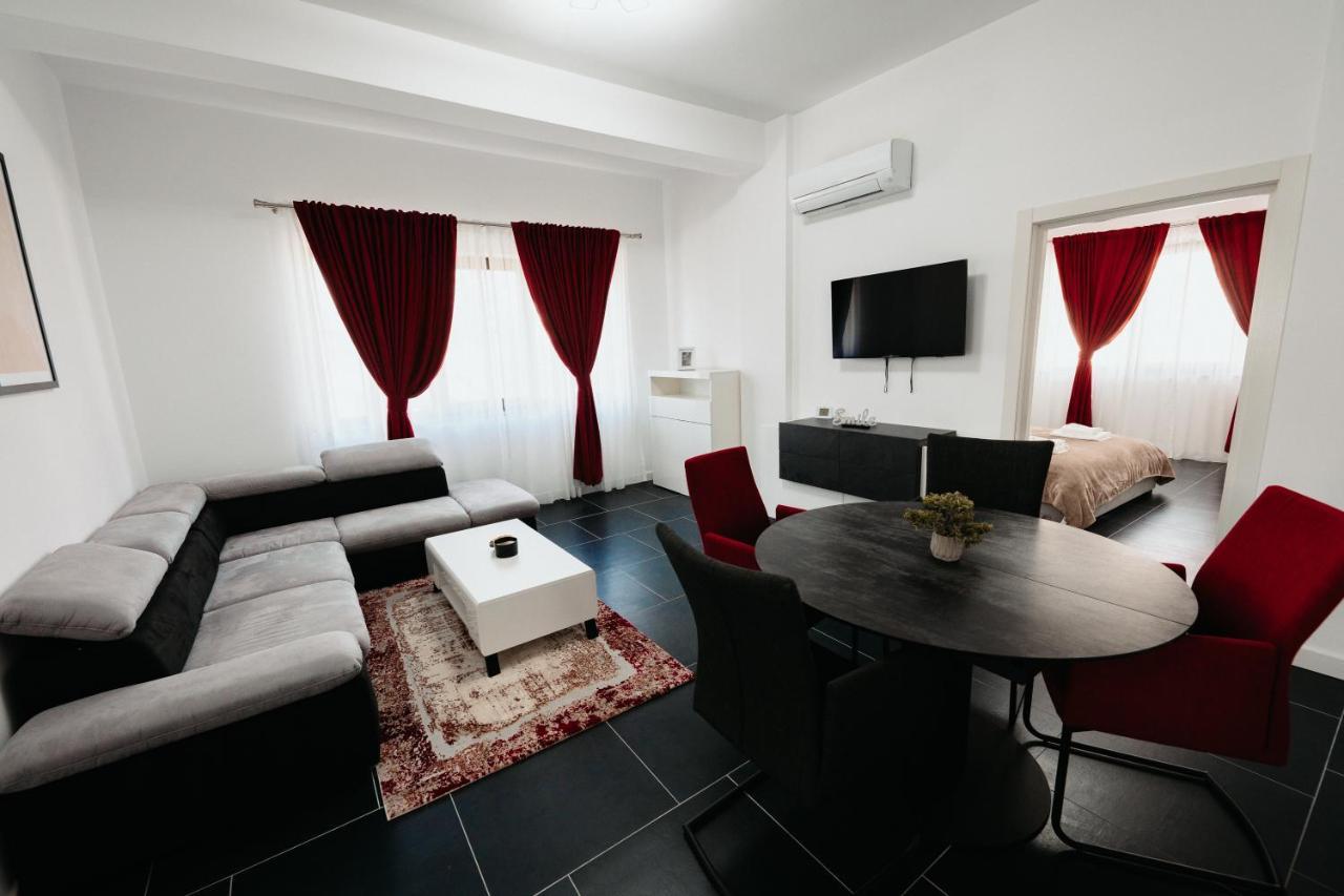 Luxury Cozy Apartments - City Center Suceava Exterior photo
