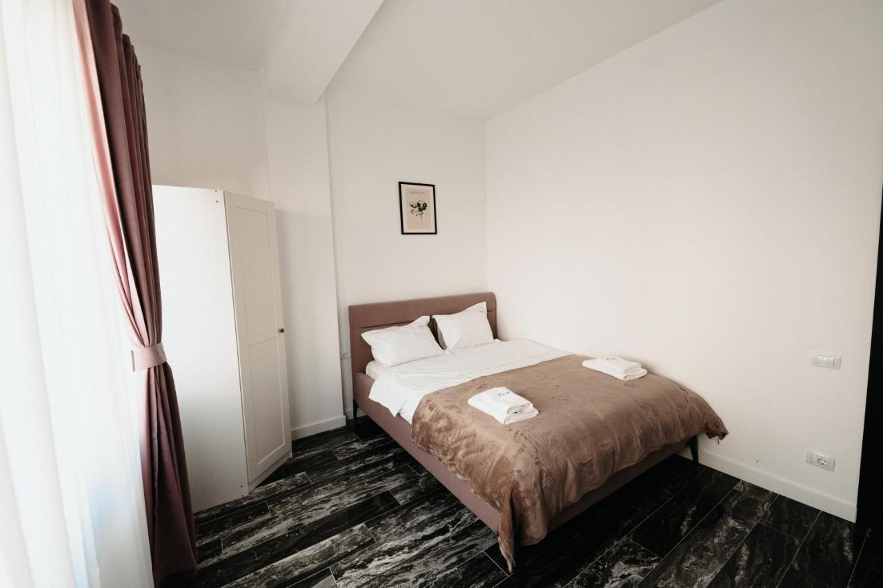 Luxury Cozy Apartments - City Center Suceava Exterior photo