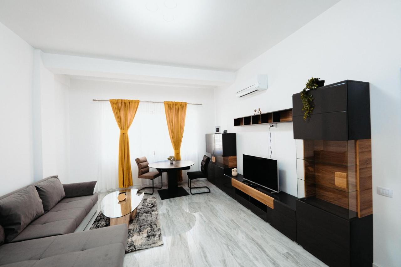 Luxury Cozy Apartments - City Center Suceava Exterior photo