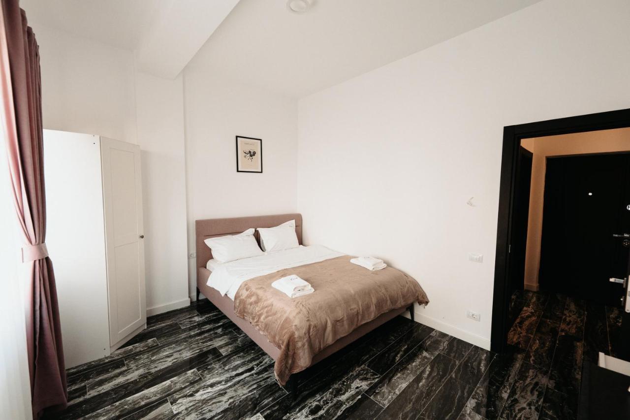 Luxury Cozy Apartments - City Center Suceava Exterior photo