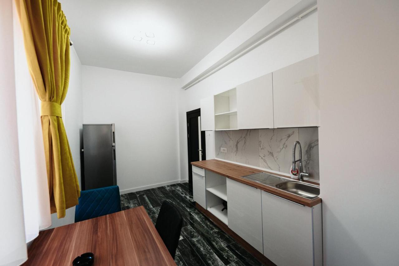 Luxury Cozy Apartments - City Center Suceava Exterior photo