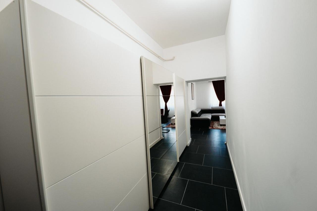 Luxury Cozy Apartments - City Center Suceava Exterior photo