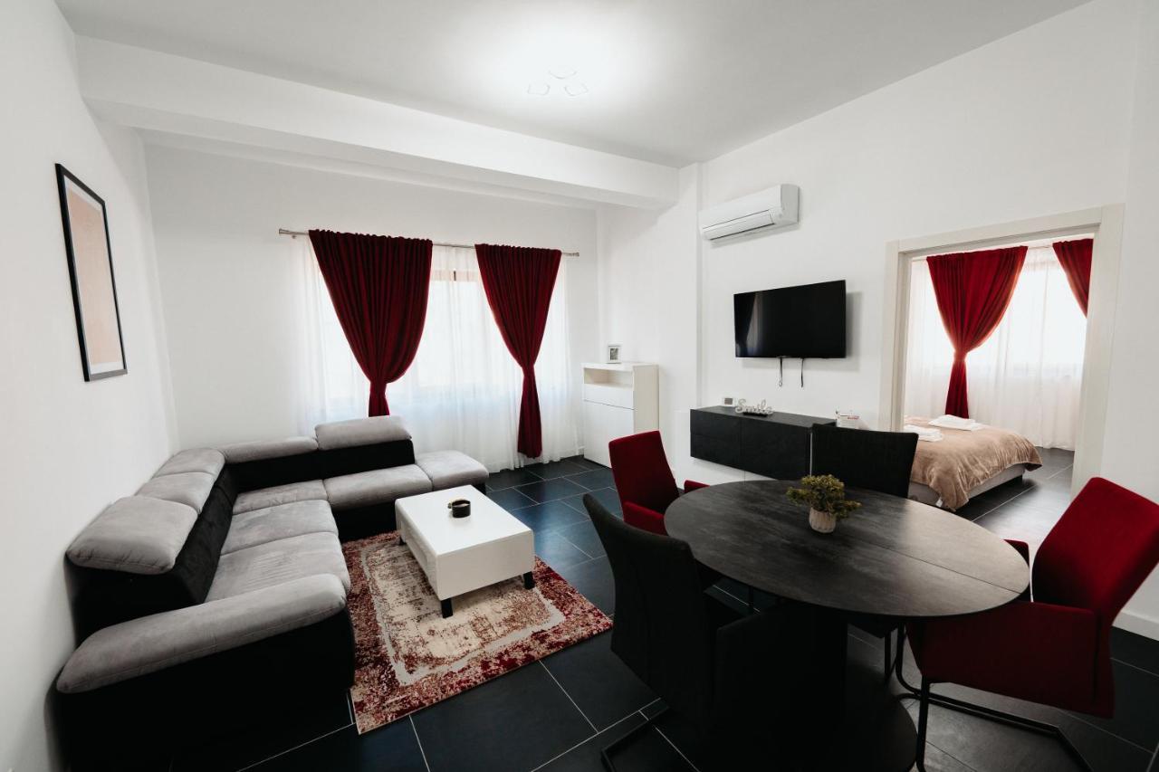 Luxury Cozy Apartments - City Center Suceava Exterior photo