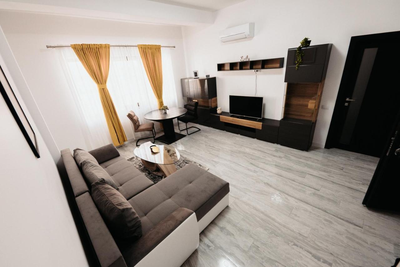 Luxury Cozy Apartments - City Center Suceava Exterior photo