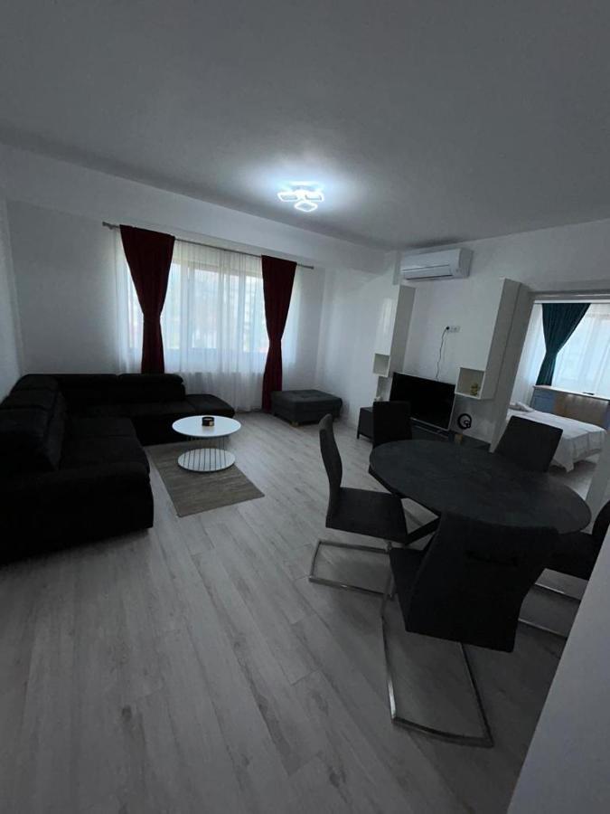 Luxury Cozy Apartments - City Center Suceava Exterior photo